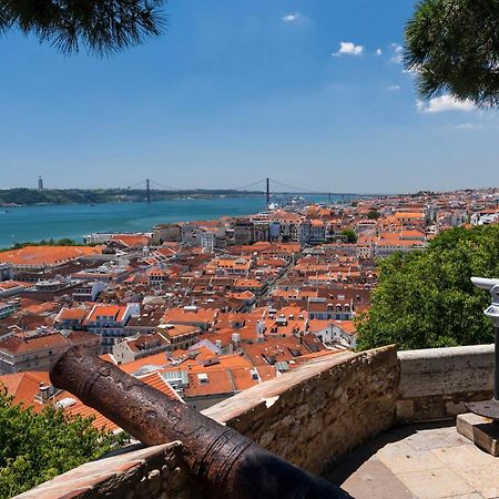 Ferienwohnung Stylish Getaway In A Mezzanine Flat By The Castle Lissabon Exterior foto