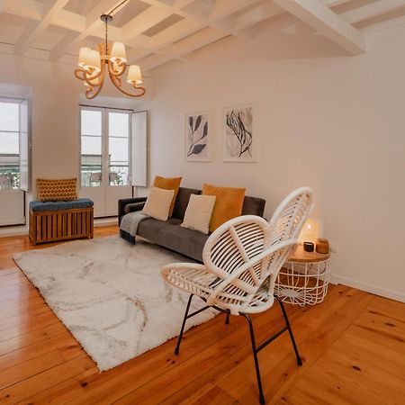 Ferienwohnung Stylish Getaway In A Mezzanine Flat By The Castle Lissabon Exterior foto