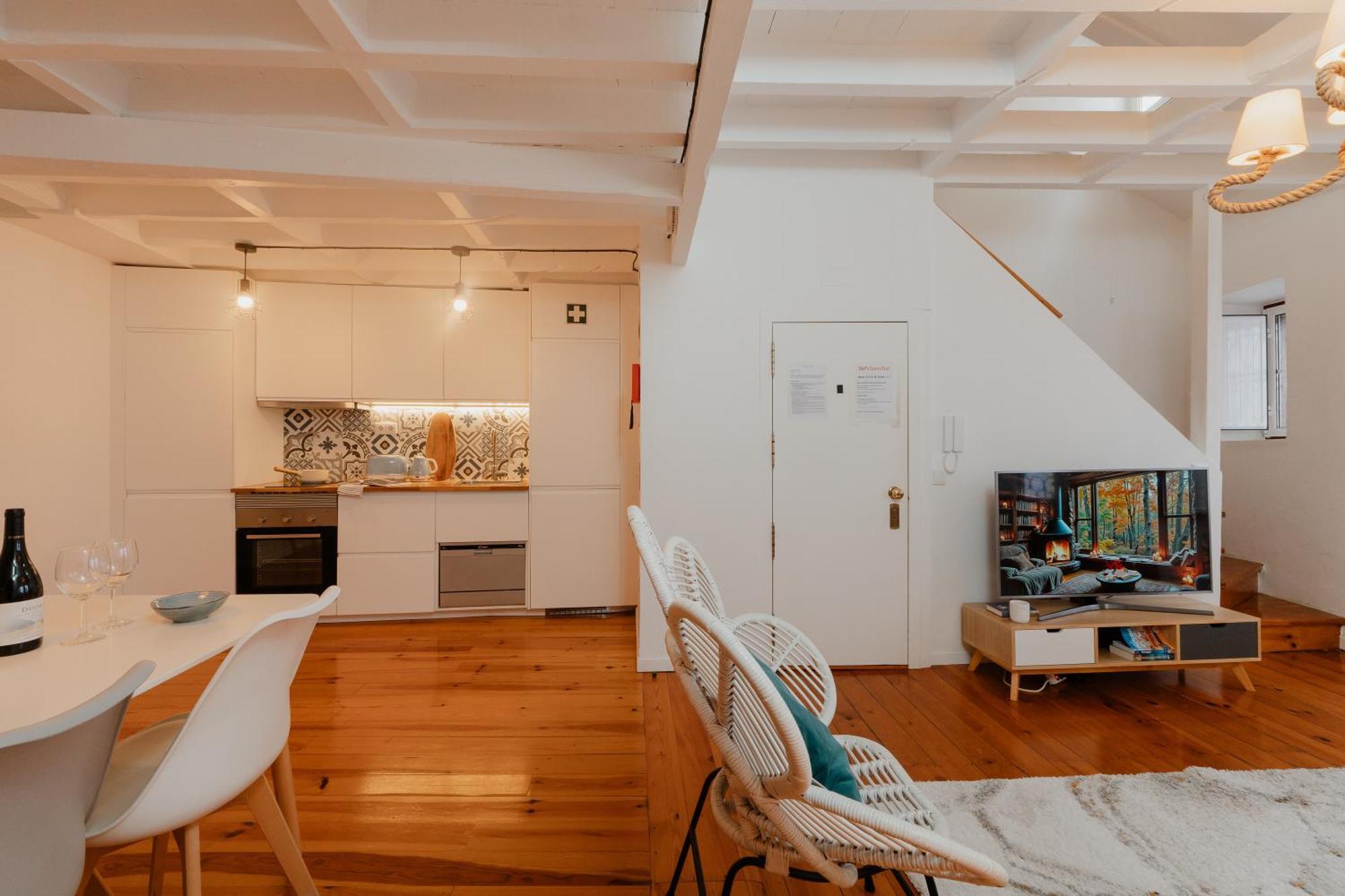 Ferienwohnung Stylish Getaway In A Mezzanine Flat By The Castle Lissabon Exterior foto