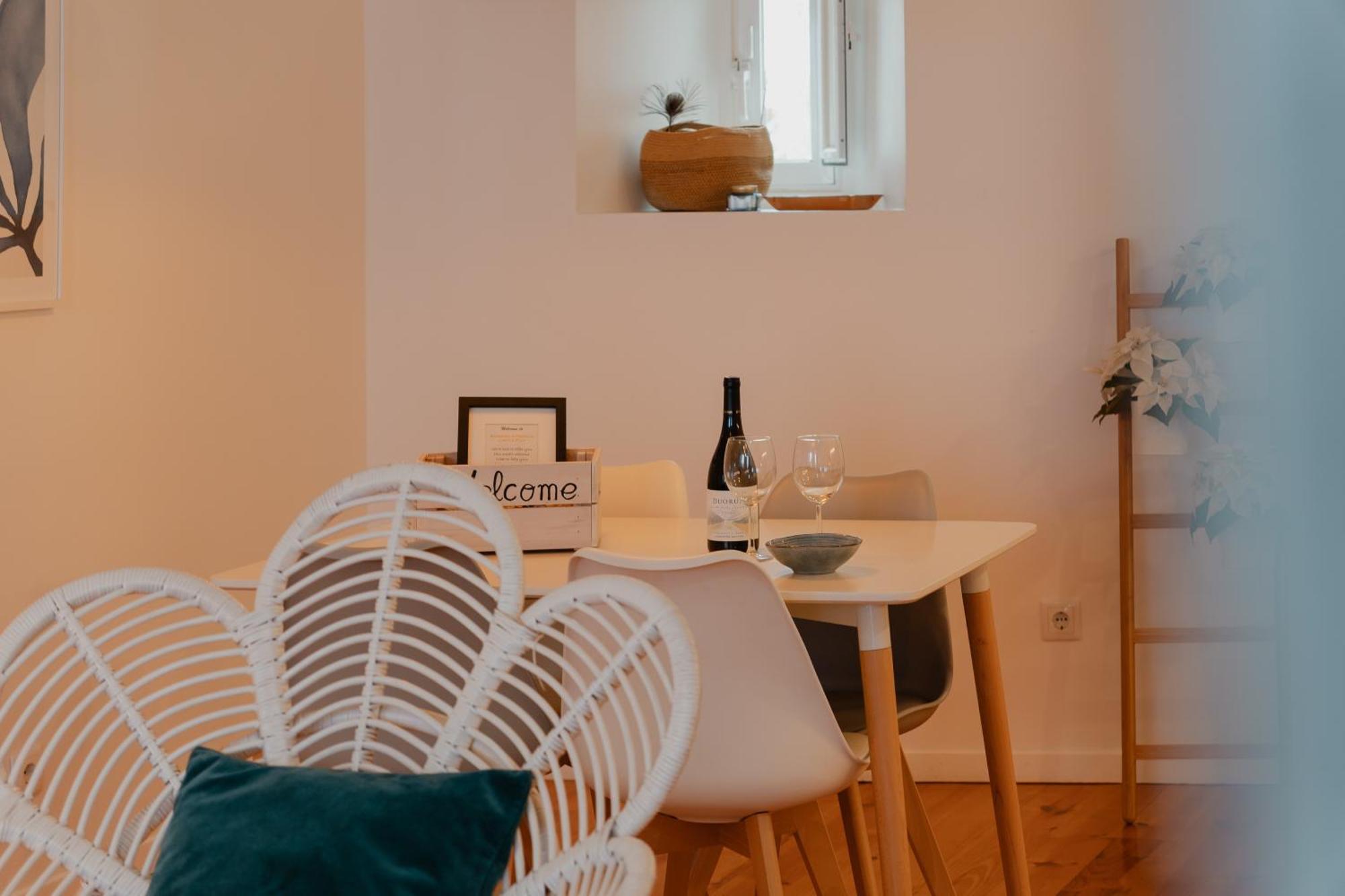 Ferienwohnung Stylish Getaway In A Mezzanine Flat By The Castle Lissabon Exterior foto
