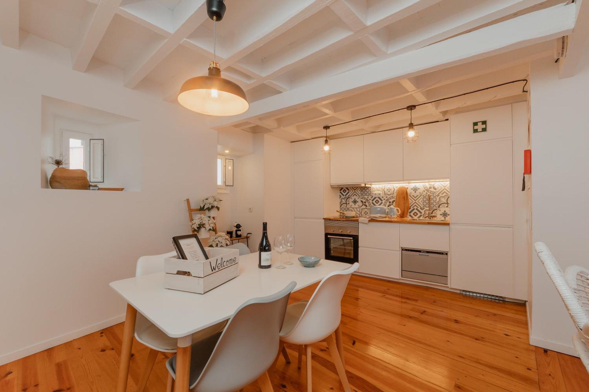 Ferienwohnung Stylish Getaway In A Mezzanine Flat By The Castle Lissabon Exterior foto